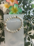 Bracelet Perles BODHI Blanches à Pois – Séparateurs Dorés